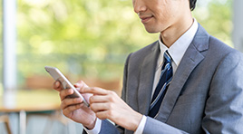 スマートデバイスでどこからでも申請/承認可能